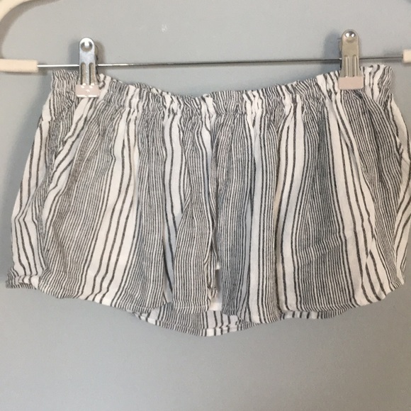 Hollister strapless crop top - Picture 3 of 6